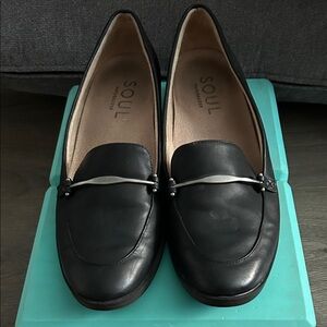Naturalizer Black Leather Loafers